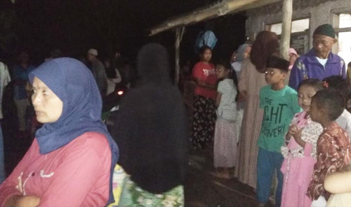 Suasana rumah duka.