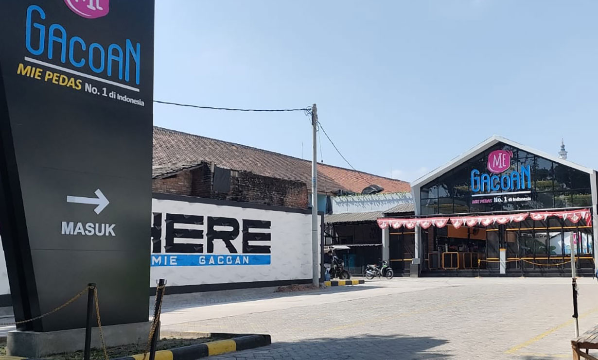 Mie Gacoan PK Bangsa Kota Kediri nampak lengang belum beroperasi. Foto: MUJI HARJITA/ BANGSAONLINE