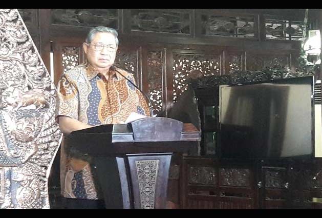 Presiden RI ke-6 SBY saat jumpa pers soal hilangnya dokumen kemaritan Munir di Cikeas, Bogor, Jawa Barat, Selasa (25/11/2016). foto: kompas.com
