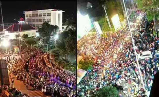Jalanan protocol Kota Kediri macet total saat digelar Kediri Nite Carnival. (foto: ist)