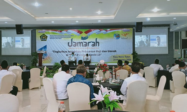 Jagong Masalah Haji dan Umrah (Jamaroh) dengan protokol kesehatan (prokes) Covid-19 di Aula Resto Kayu Manis Jalan Basuki Rahmat Tuban, Selasa (24/11/2020). (foto: ist)