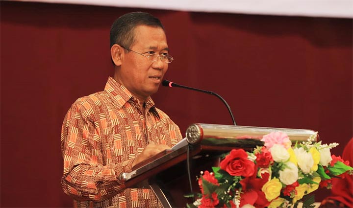 Sekretaris Daerah Kota Pasuruan Drs. H. Bahrul Ulum, M.M. saat membuka Bimtek SMKK.