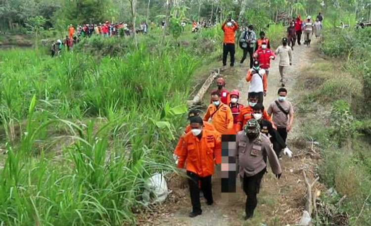Proses evakuasi korban. (foto: ist)