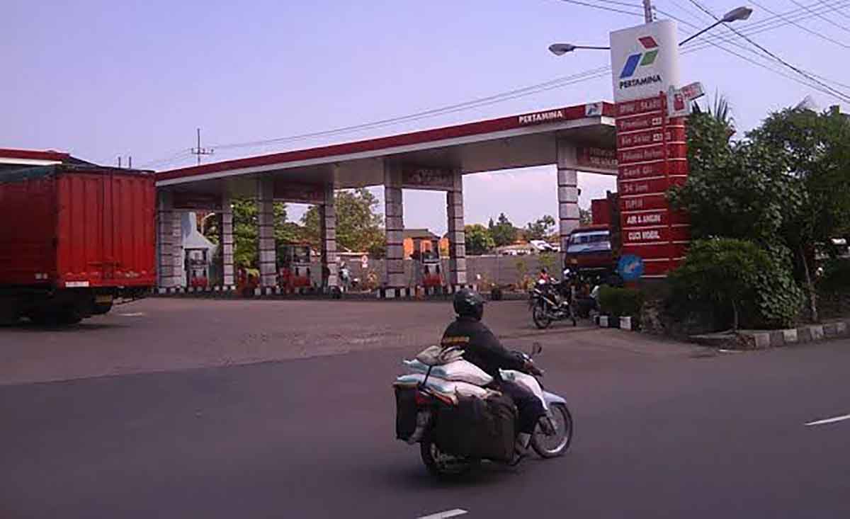 SPBU di Jalan Ikan Kakap, Perak, Surabaya.