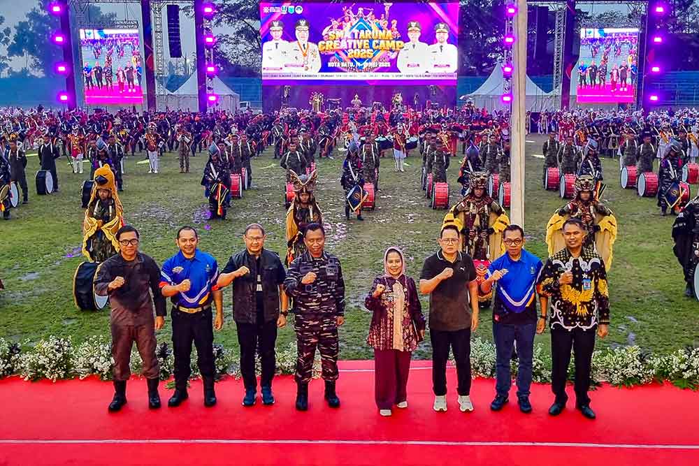 Sekdaprov Adhy Karyono (tiga dari kanan) saat penutupan STCC. (Ist)