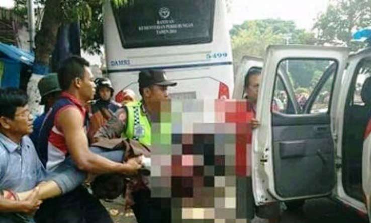 Tubuh korban saat dievakuasi.