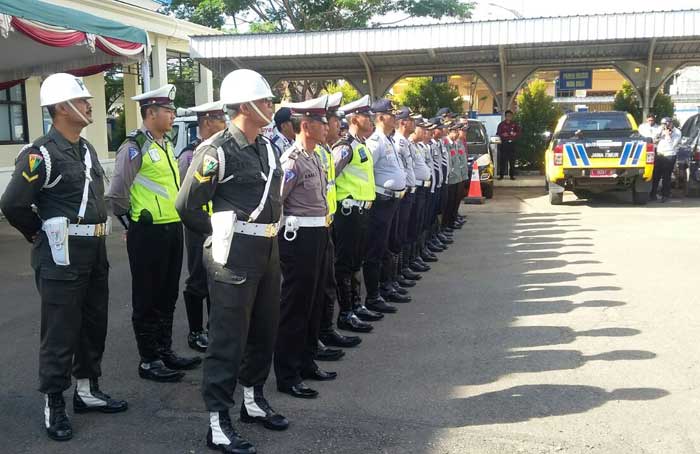 Apel gelar operasi gabungan di terminal bus Pacitan.