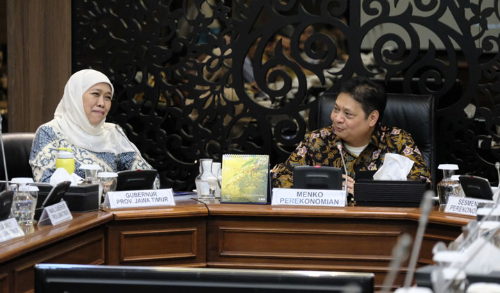 Gubernur Jatim Khofifah Indar Parawansa diterima Menko Perekonomian, Airlangga Hartarto di kantor Menko Perekonomian di Jakarta. 