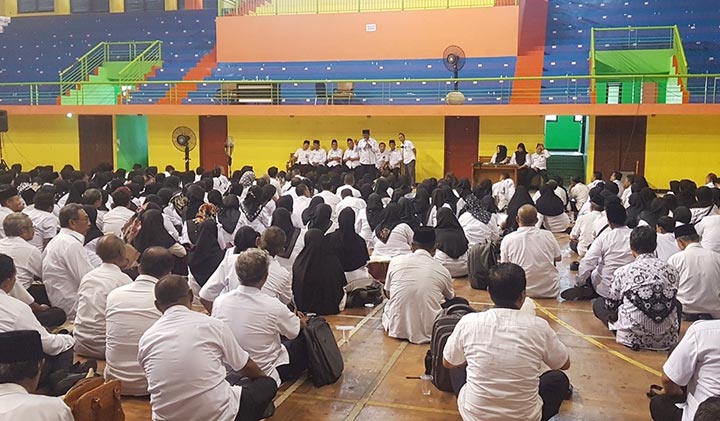 Pengarahan dari Dinas Pendidikan Pasuraun soal penggunaan dana BOS.