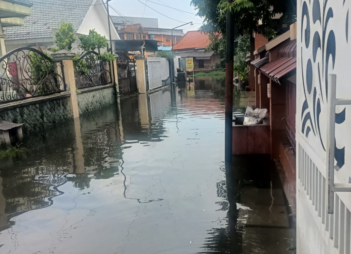 Banjir yang menggenangi permukiman warga di Tawangsari