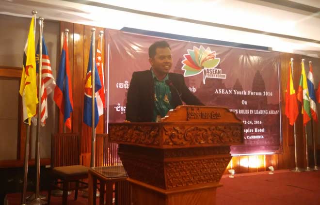 Achmad Fathul Iman, pemuda asal Jombang, saat mewakili Indonesia di Youth Asean Forum 2016 di Kamboja.