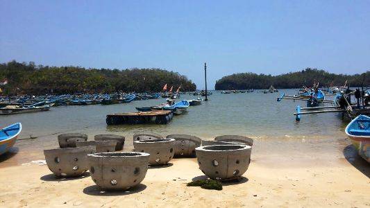 Blok Tempat terumbu karang pantai tawang. 