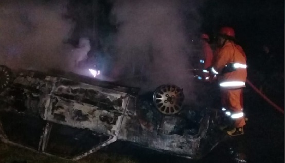 Antre di SPBU, Mobil Sedan Ludes Terbakar