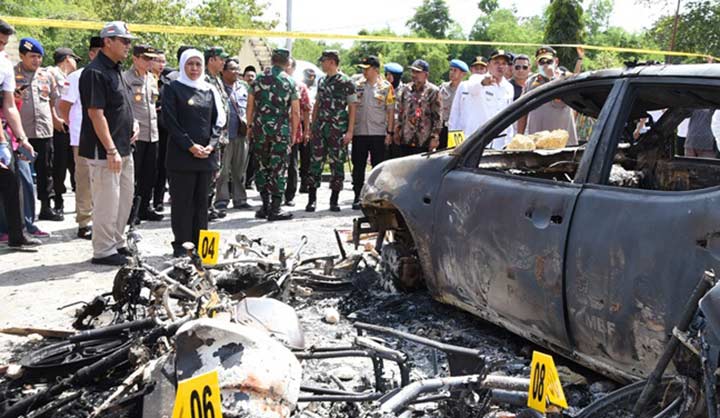 Khofifah Tinjau Lokasi Kerusuhan Sampang: Silaturahmi dengan Para Ulama Jadi Solusi Redam Konflik