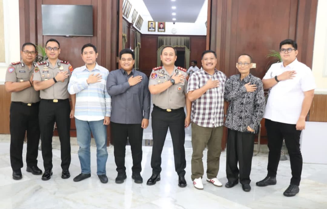 Kapolres AKBP Ramadhan Nasution saat silaturahim dengan pimpinan DPRD. foto: ist.