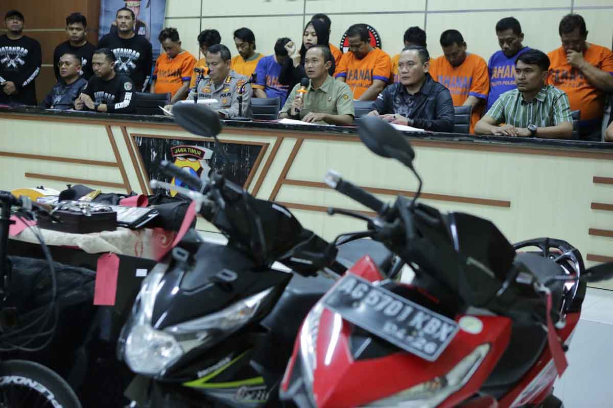 Polda Jatim Tangkap Komplotan Pembobol Rumah Lintas Provinsi