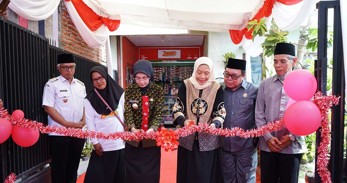 Peresmian Warung ZMart di Kelurahan Rejomulyo, Kota Kediri. Foto: Ist