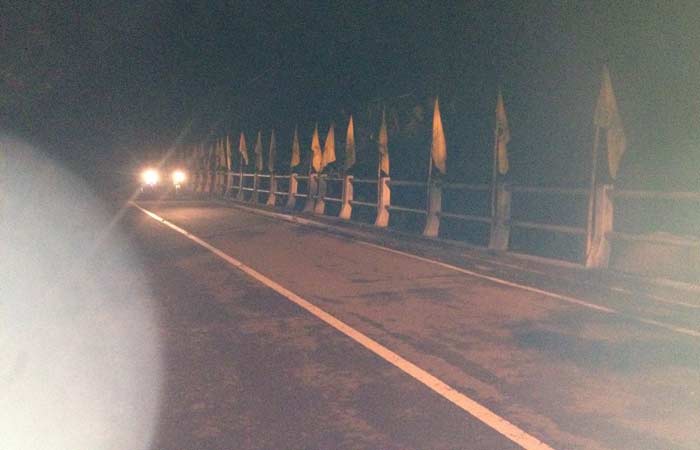 Jembatan Sundeng Pacitan yang disebut-sebut sering ada penampakan hantu pocong. 