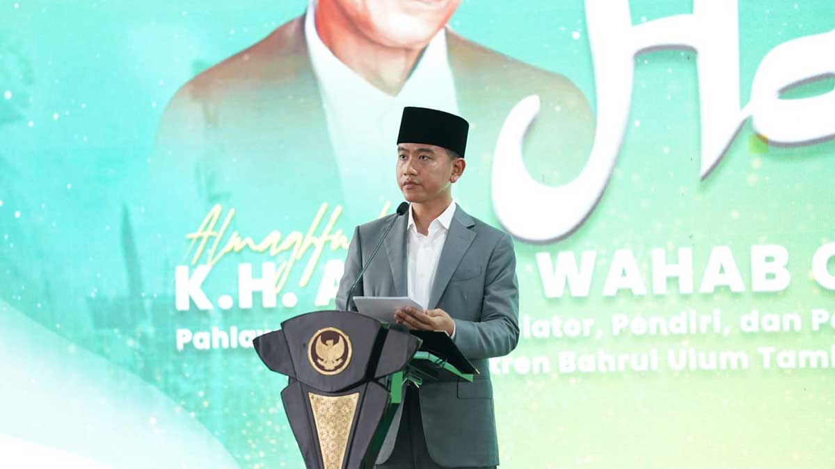 Wapres Gibran saat memberi sambutan ketika menghadiri Haul Mbah Wahab Tambakberas, Jombang.