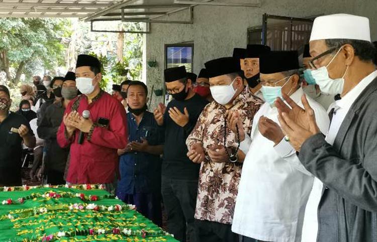 Gus Im Wasiat Minta Dimakamkan di Denanyar, Samping Gus Wahid Aziz Bisri