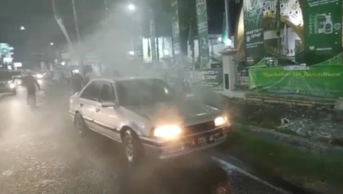 Mobil Mazda saat mengalami korsleting listrik.