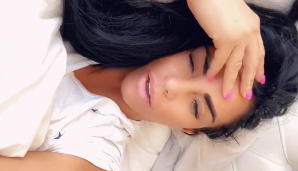 Katie Price, ternyata tak cakep jika tak pakai make up. foto: the sun