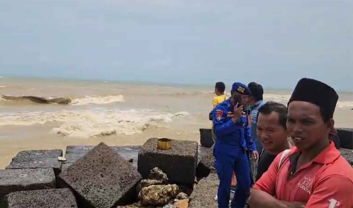 Pencarian nelayan di Pamekasan.