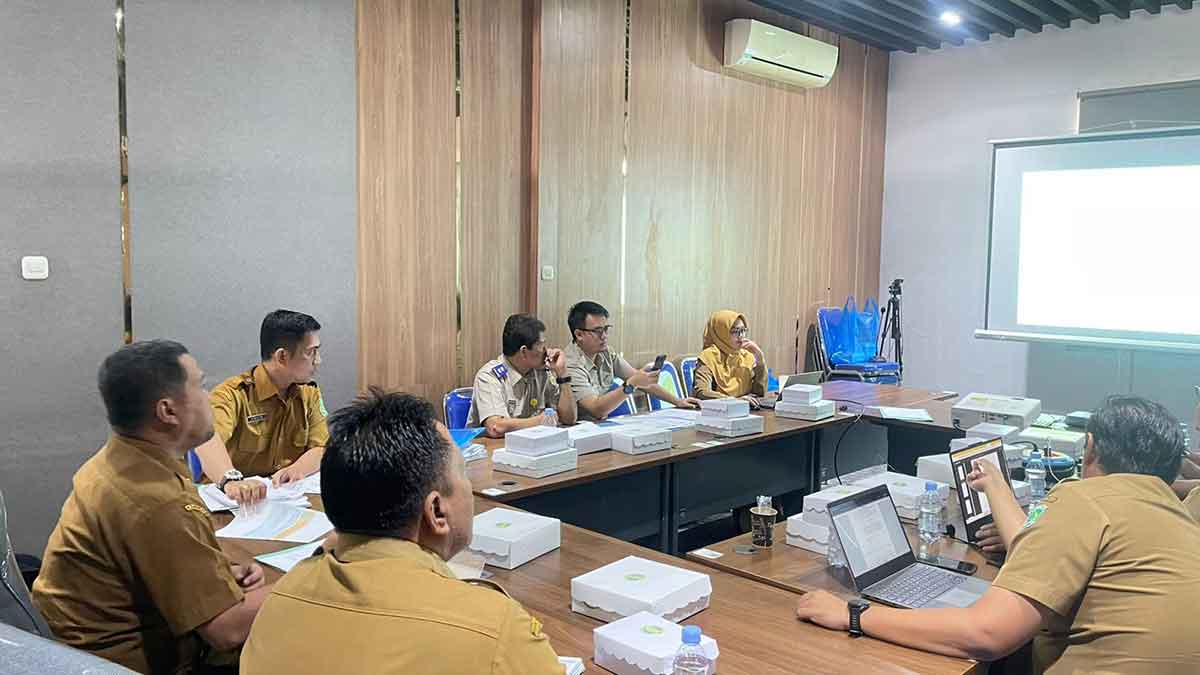 Jajaran Kantah Kabupaten Pasuruan saat menghadiri rapat koordinasi lintas OPD.
  