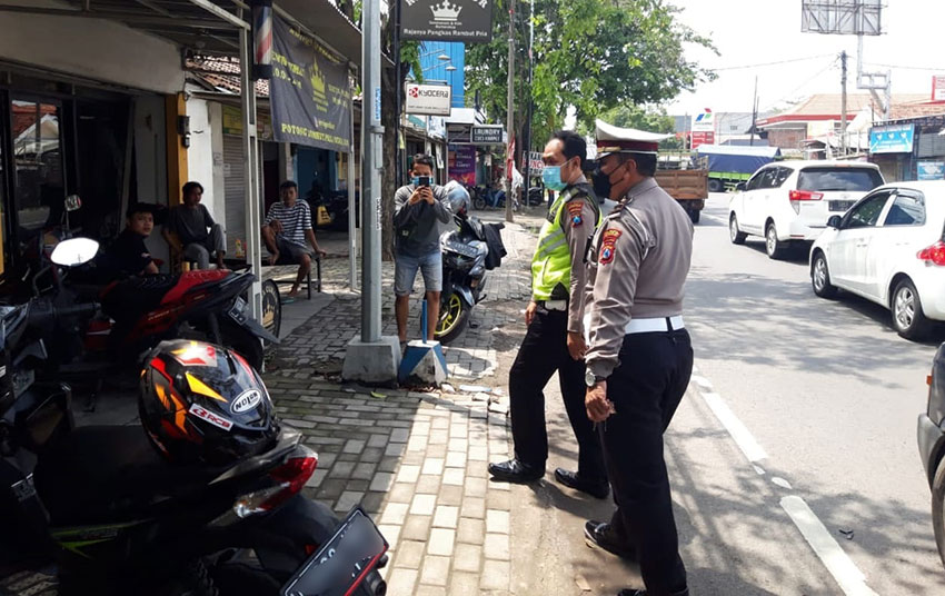 Adu Banteng di Jalan Raya Jati Sidoarjo, Pelajar Dilarikan ke Rumah Sakit