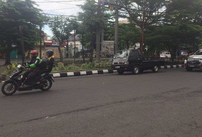 TKP Penjambretan di depan Undaan Kulon Gang 3 Surabaya. Foto: Rusmiyanto/BANGSAONLINE
