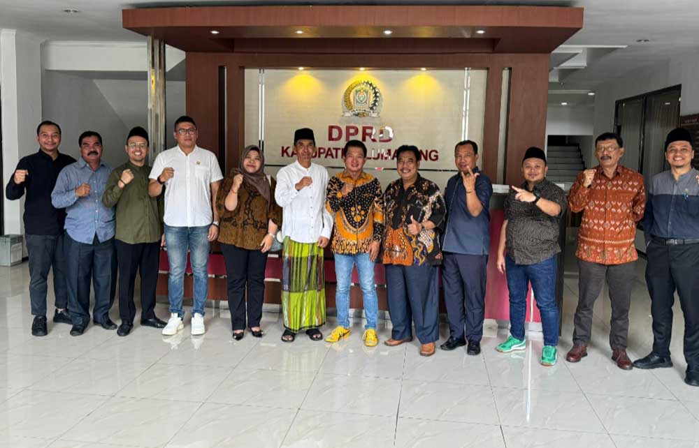 Upaya Dongkrak PAD, Komisi II DPRD Gresik Studi Banding Pengawasan PBG