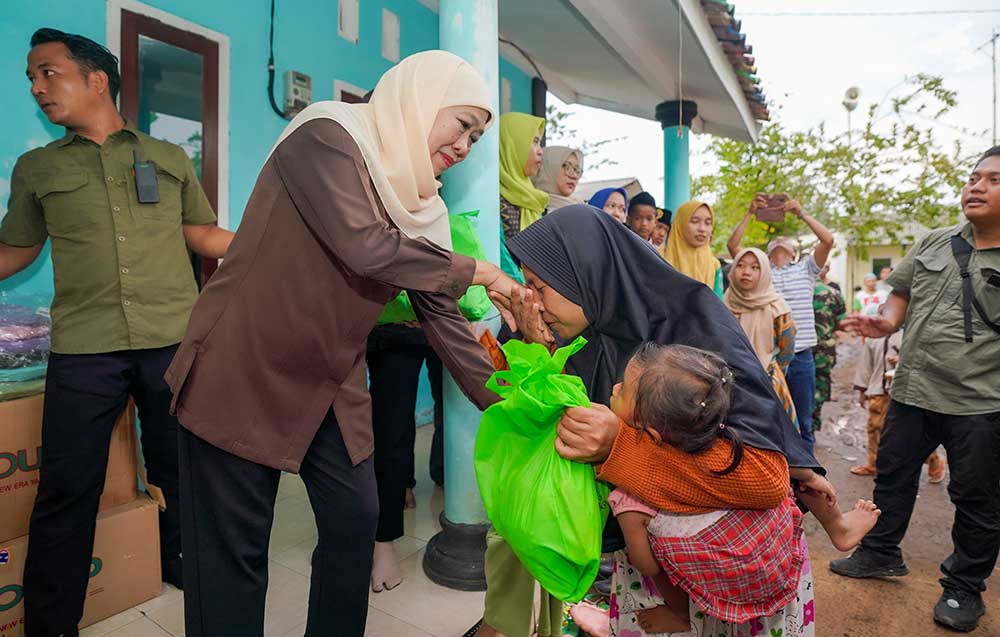 Kunjungi TPQ Indar Parawansa Pasuruan, Khofifah Disambut Hangat oleh Santri dan Warga Sekitar