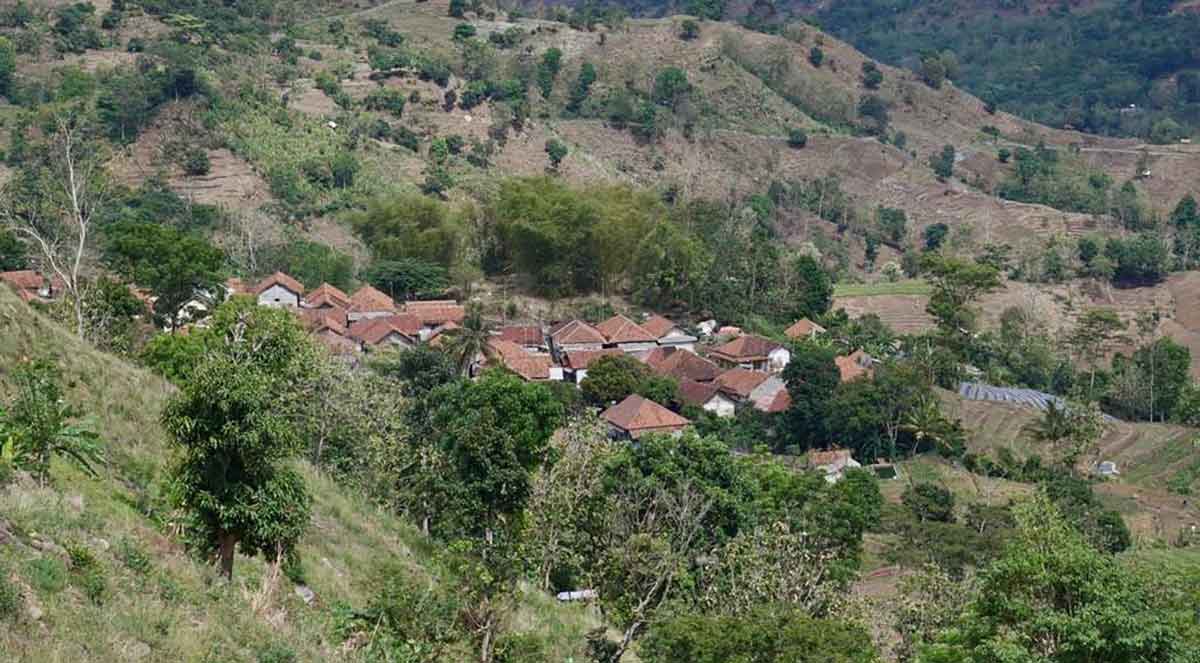 Desa Nunuk Baru, Kecamatan Maja, Kabupaten Majalengka.
