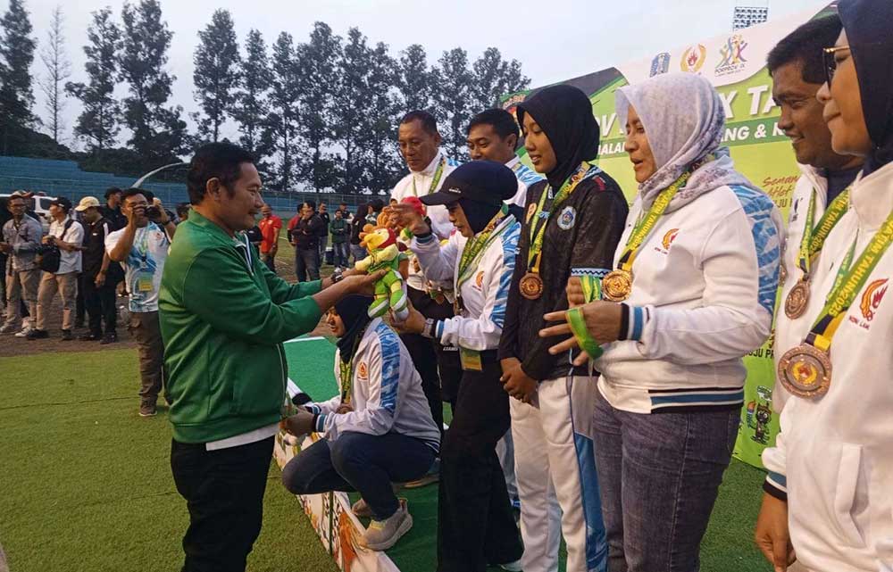 Tumbangkan Jember, Tim Sepak Bola Putri Lamongan Raih Perunggu di Porprov IX Jatim