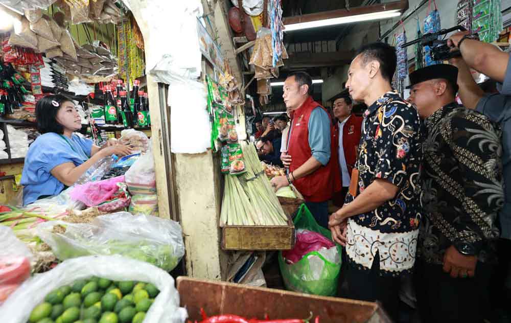 Tekan Harga Beras, Satgas Pangan Polda Jatim Sidak Pasar dan Gelar GPM