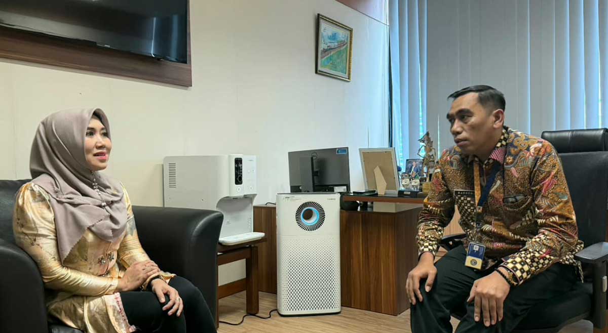 Anggota DPD RI asal Jawa Timur, Lia Istifhama atau yang akrab disapa Ning Lia, saat kunjungan kerja ke Kantor Kemenparekraf di Jakarta.