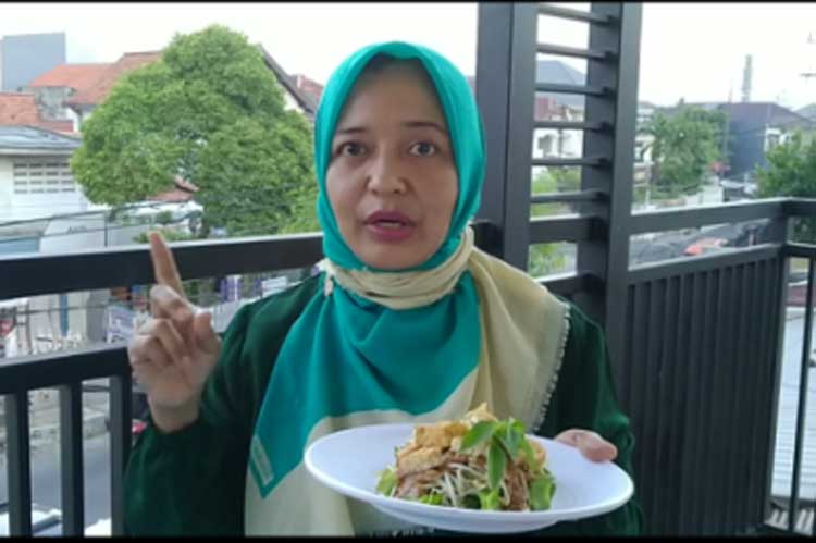 Maimunah Saroh, Chef BANGSAONLINE TV. foto: bangsaonline.com