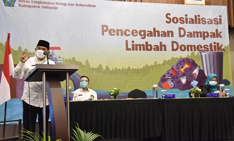 PAPARAN: Pj. Bupati Sidoarjo Hudiyono membuka Sosialisasi Dampak Pencegahan Limbah Domestik, di Hotel Aston, Rabu (2/12).