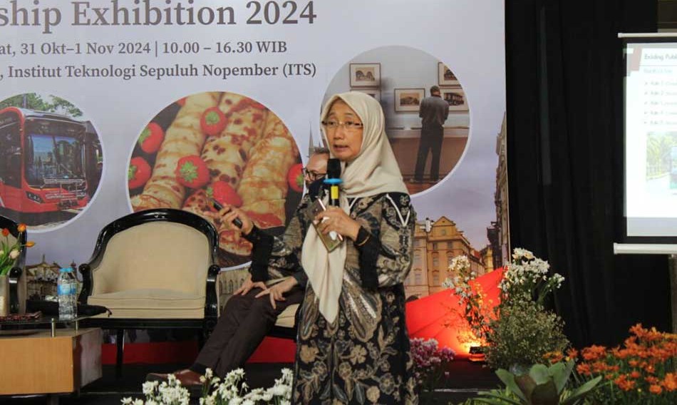 Hera Widyastuti, ketika berdiskusi terkait tranportasi publik pada kegiatan Czech-Indo Ship Exhibition 2024. (Ist)