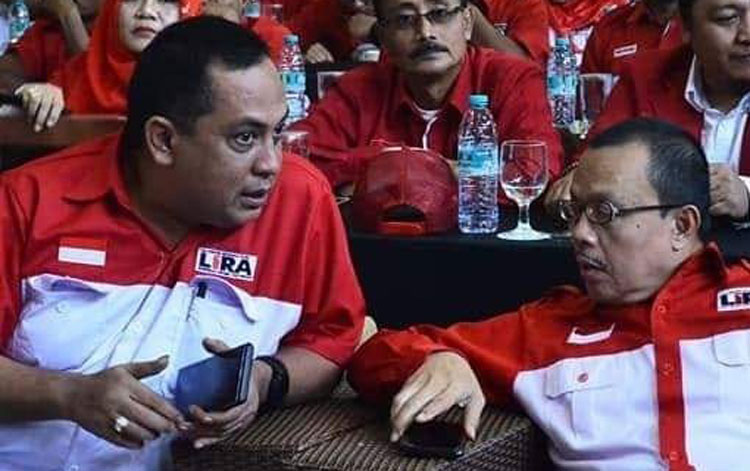 H. Roesman Ariansyah (kiri), Gubernur Lira Jatim.