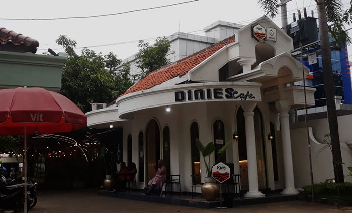 Dinies Cafe, penyaji hidangan saat resepsi kerabat Mahfud MD, Sri Sukmana Damayanti.