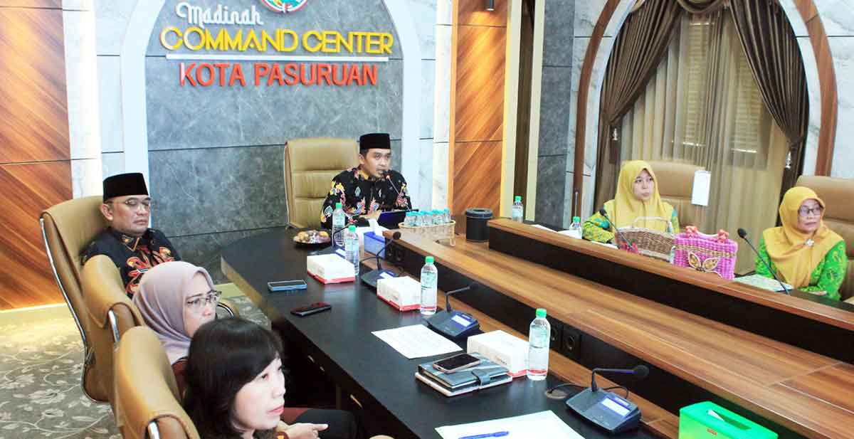 Wali Kota Pasuruan, Adi Wibowo, memaparkan 2 inovasi unggulan daerah di Kovablik Jatim 2025.