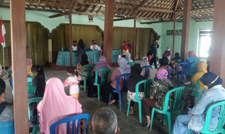 Suasana penyaluran BST (foto: ist)