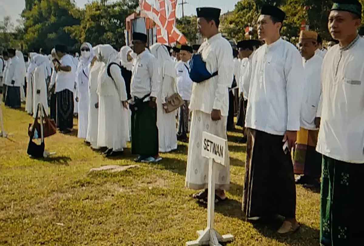 Jajaran ASN Pemkab Sumenep saat mengikuti upacara.