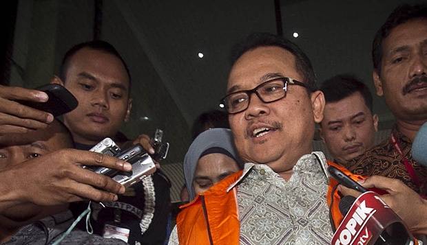 Rusli Zainal usai diperiksa KPK. Foto: tempo.co.id