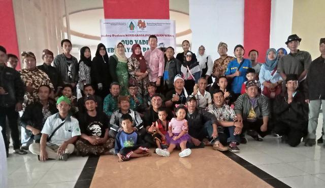 Para seniman yang kemarin menggelar dialog mengenai seni dan budaya.