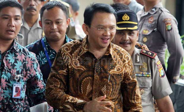 Ahok saat mendatangi KPK, Selasa (12/4). foto: sindo