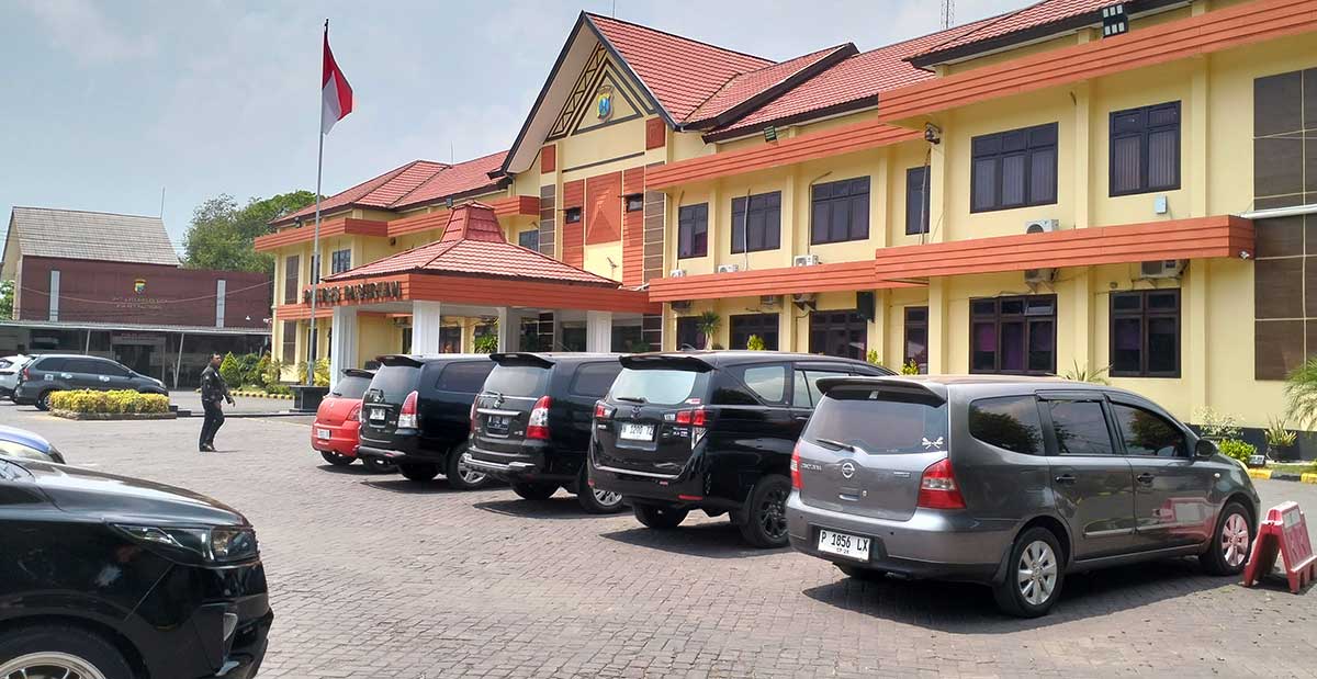 Klarifikasi Pelat Dinas Kapolres Pasuruan, Publik Soroti Teladan Hukum