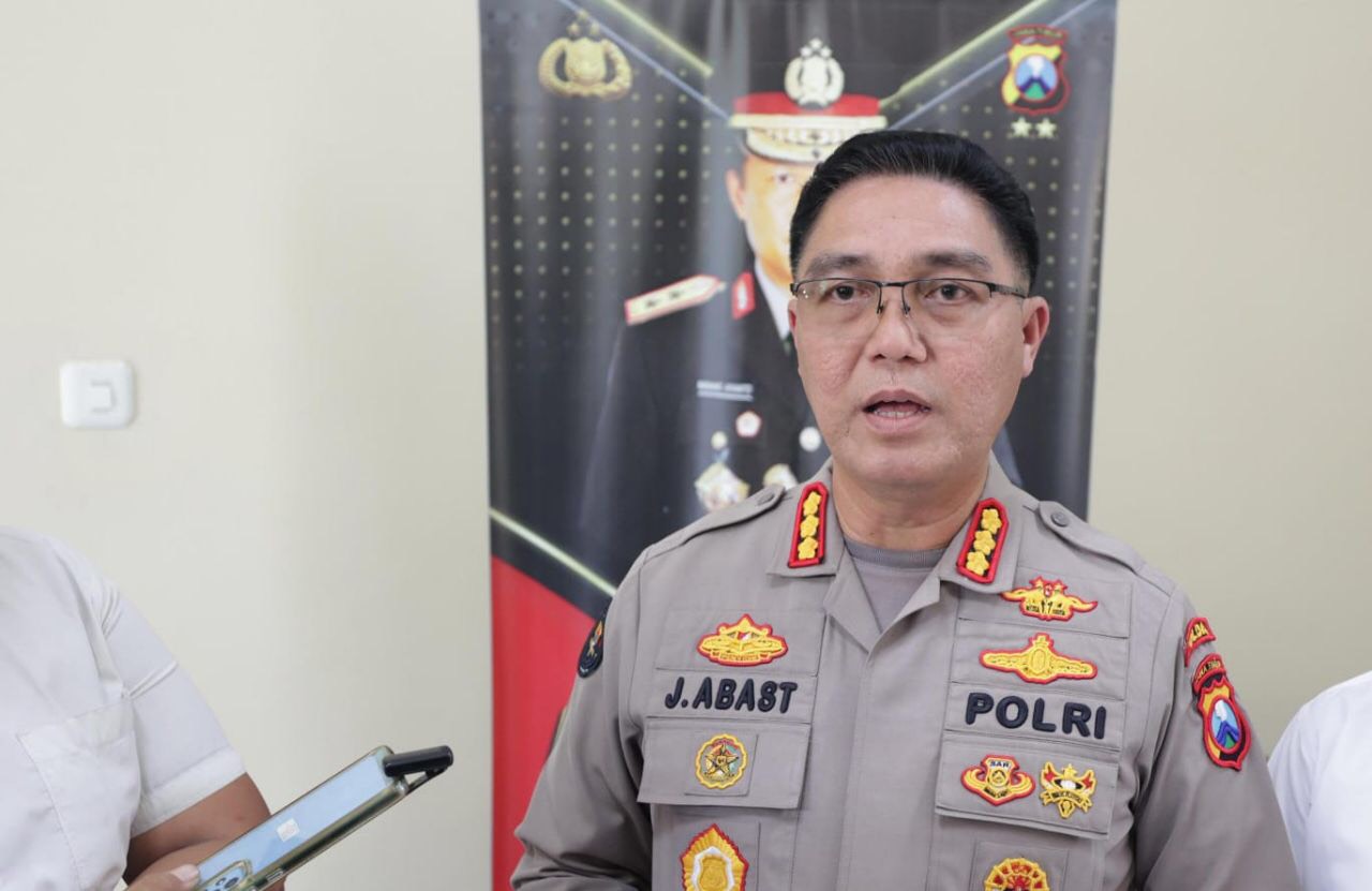 Kabid Humas Polda Jatim Kombes Pol Jules Abraham Abast