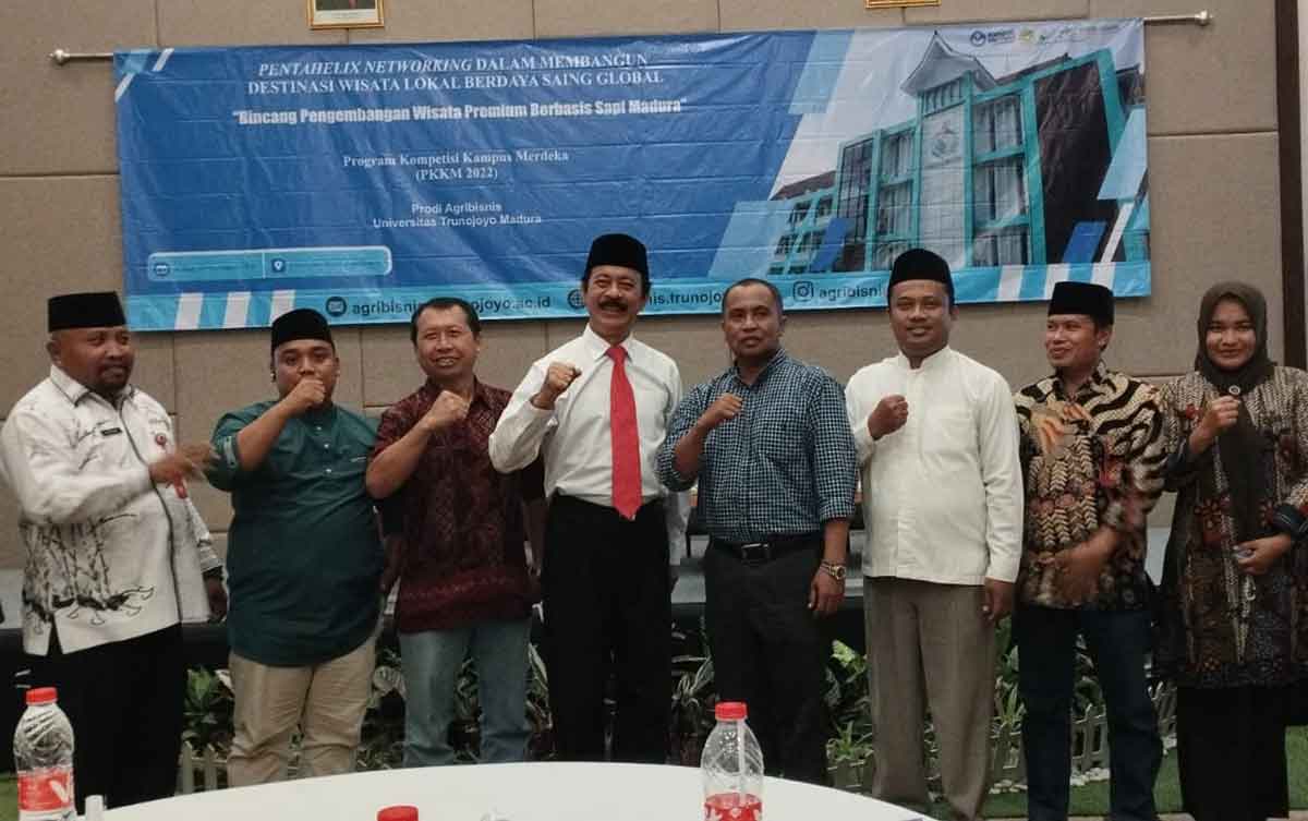 Wakil Bupati Pamekasan, RB Fattah Yasin, saat membuka workshop Pentahelix Networking yang digelar Prodi Agribisnis Universitas Trunojoyo Madura.